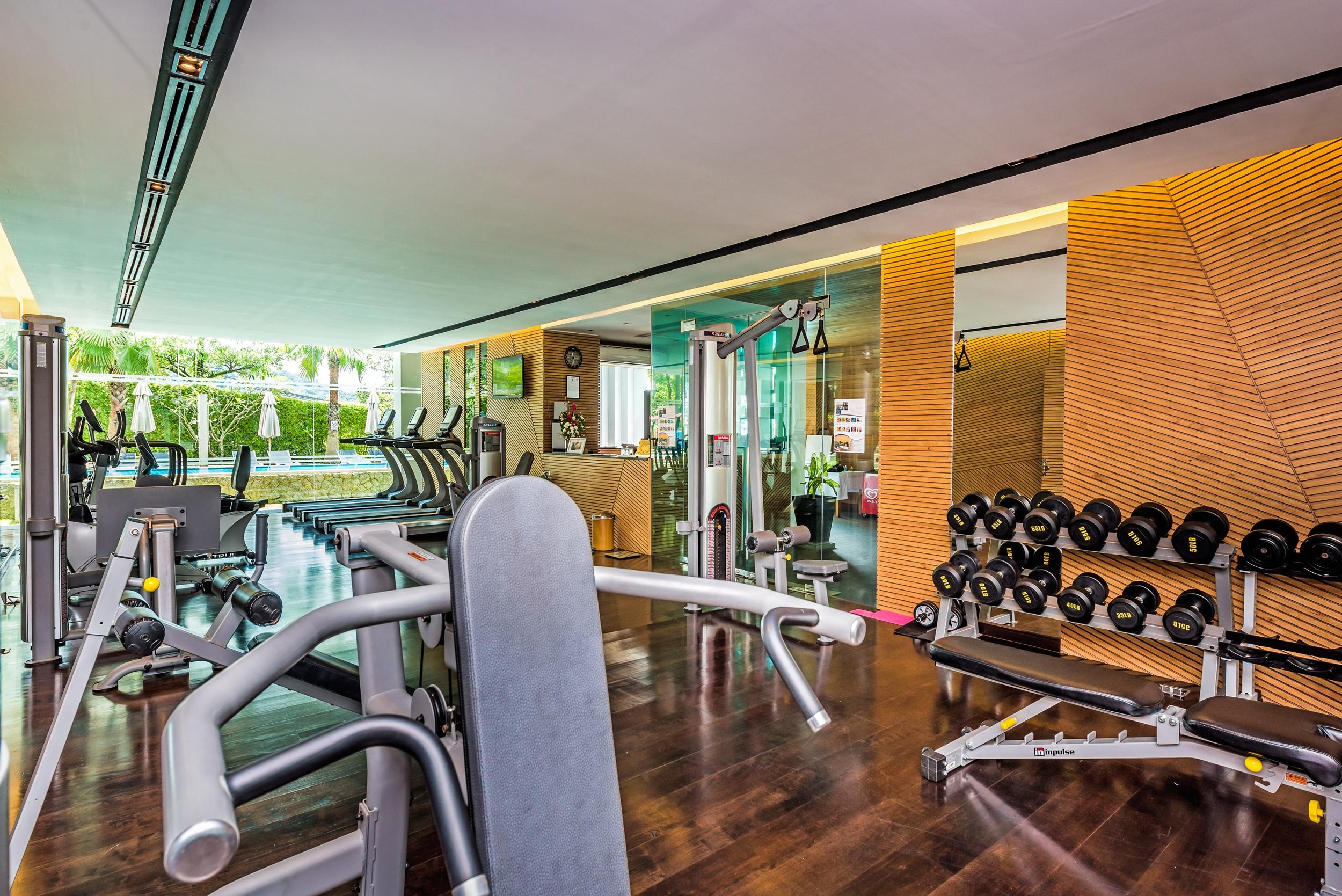 Wyndham Sea Pearl Resort, Phuket Patong المظهر الخارجي الصورة The gym at the hotel
