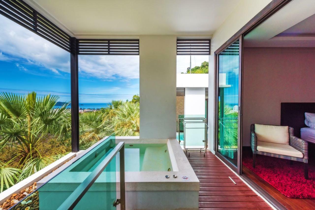 Wyndham Sea Pearl Resort, Phuket Patong المظهر الخارجي الصورة A private pool at the hotel