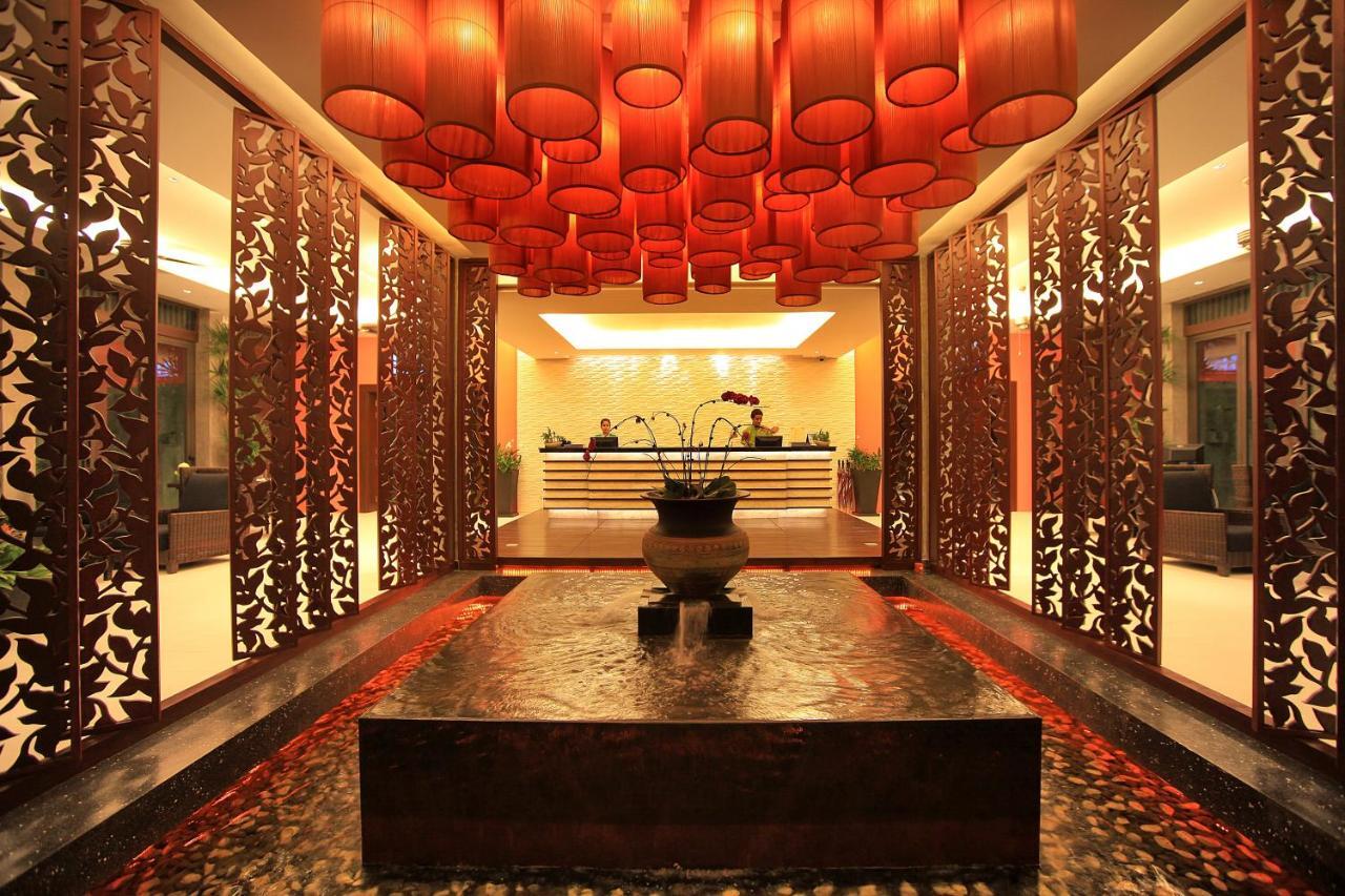 Wyndham Sea Pearl Resort, Phuket Patong المظهر الخارجي الصورة The lobby of the hotel