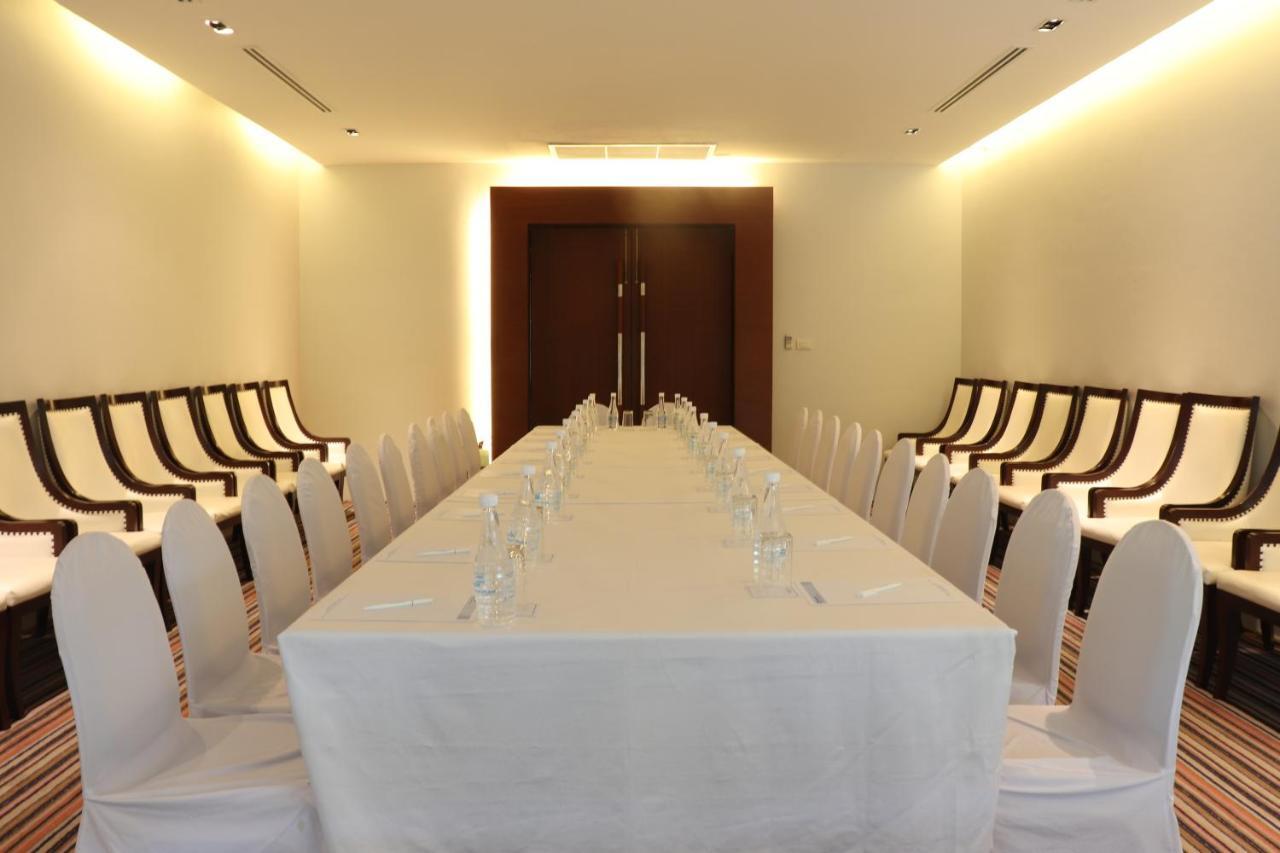 Wyndham Sea Pearl Resort, Phuket Patong المظهر الخارجي الصورة A meeting room at a hotel